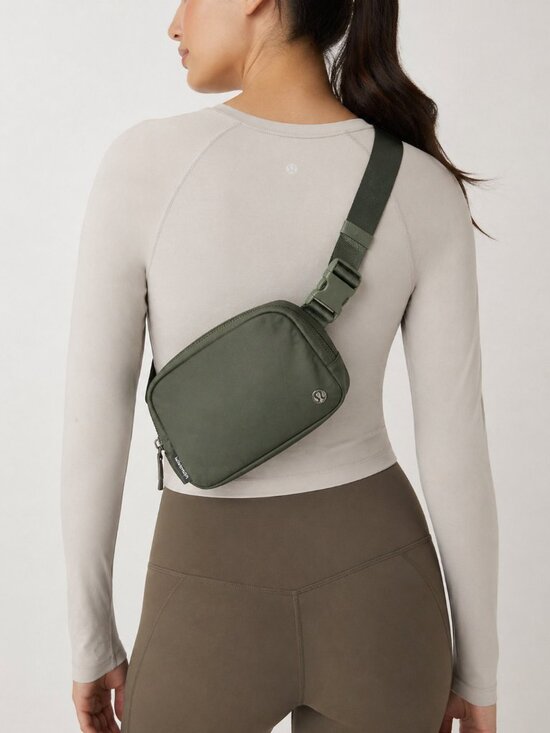 lululemon athletica Handbags - Lululemon Everywhere Belt Bag 1L Teal Green Blue